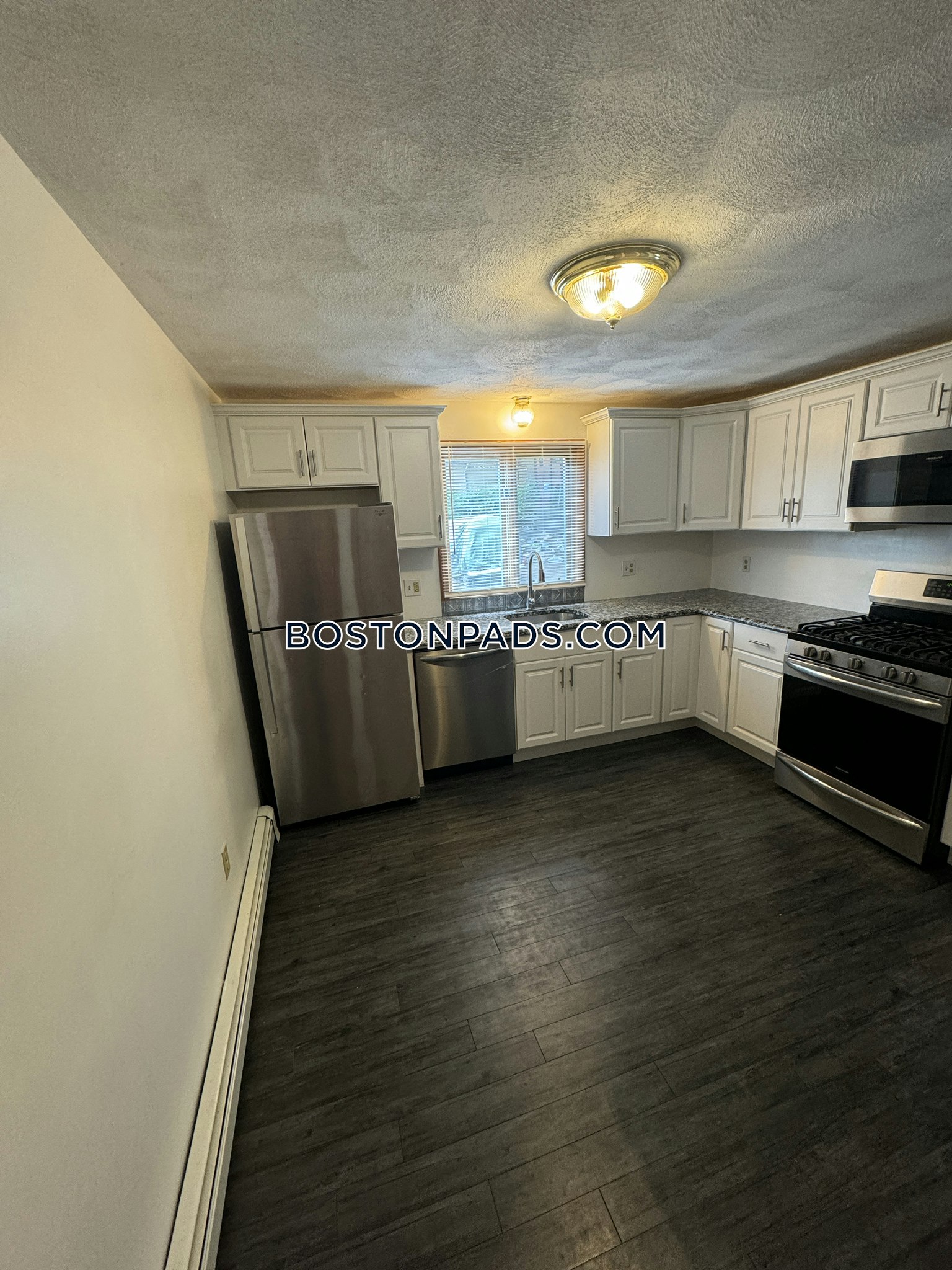 Revere, MA - 3 Beds, 1.5 Baths - $2,700 - ID#6138047