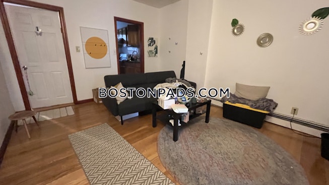 Boston - $3,200+ /mo