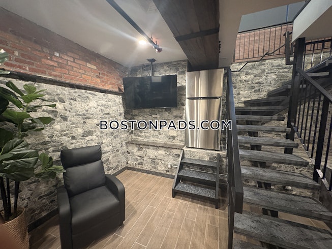Boston - $3,500+ /mo