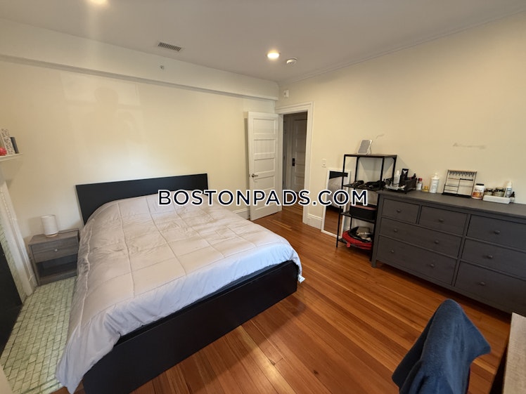 Beacon St, Brookline