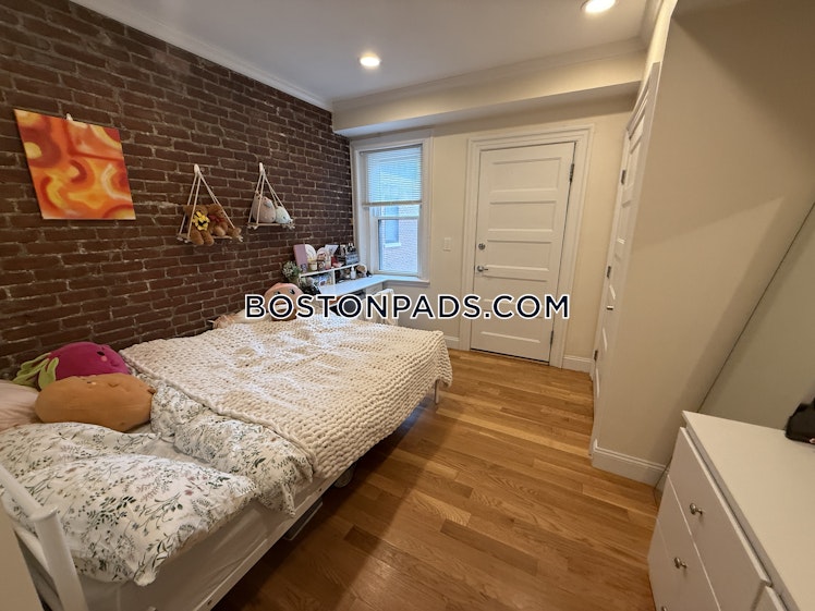 Beacon St, Brookline