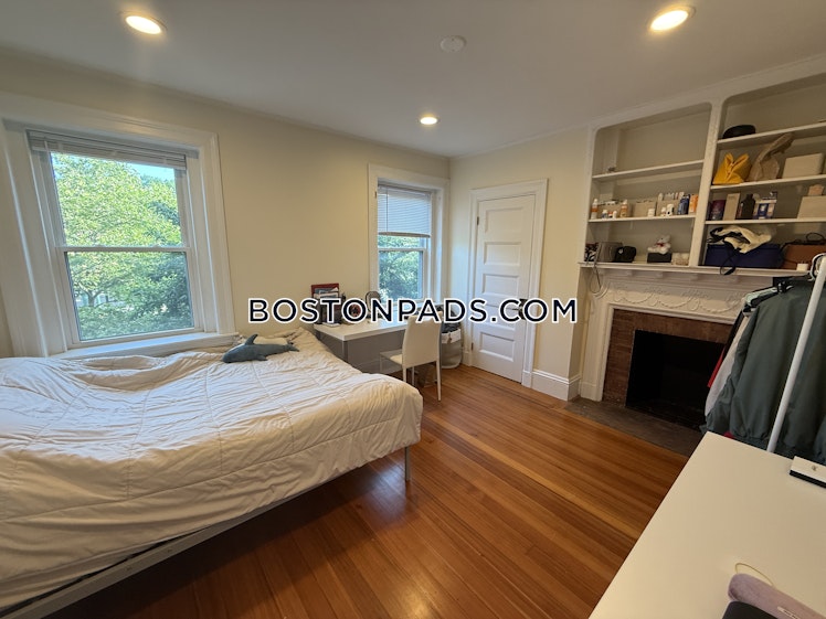 Beacon St, Brookline