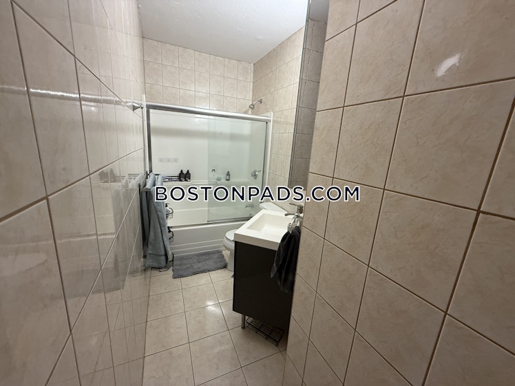 Beacon St, Brookline