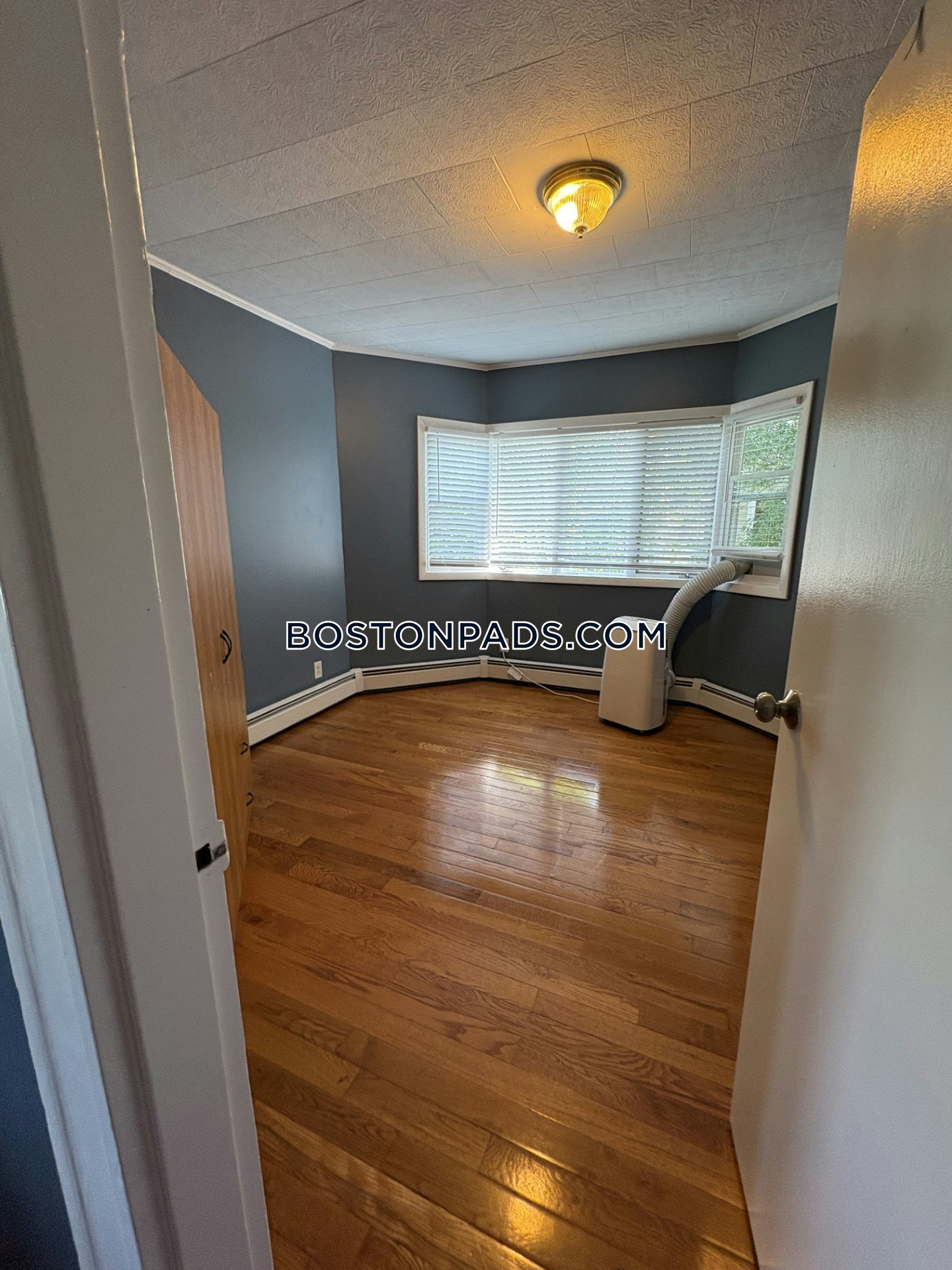 Kendall Square, Cambridge, MA - 3 Beds, 1 Bath - $3,300 - ID#8007186