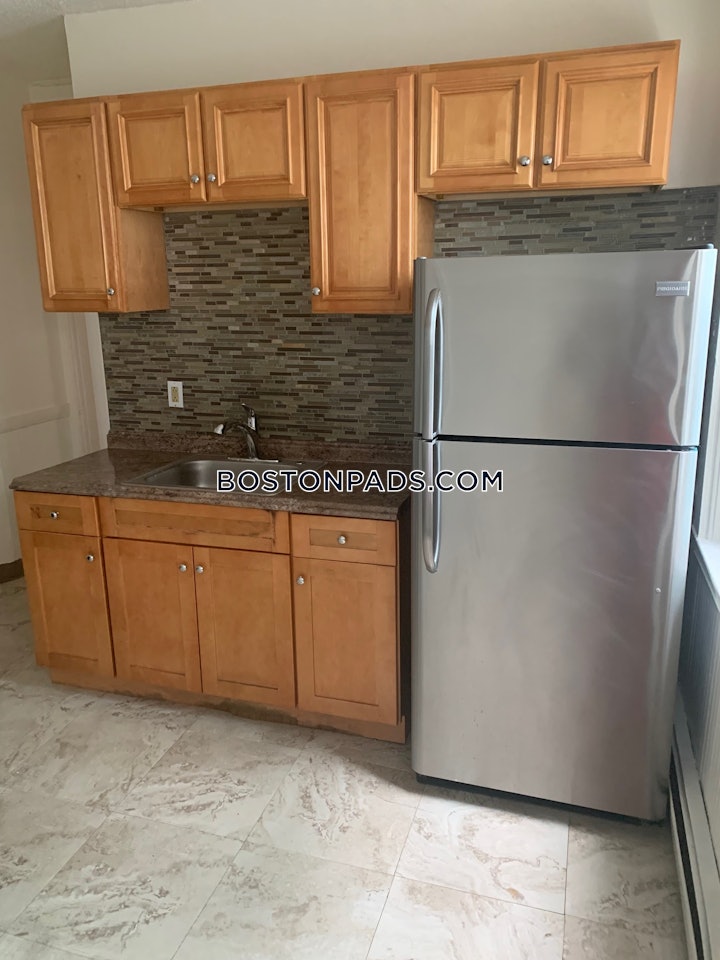 roxbury-4-beds-1-bath-boston-3500-8031163 
