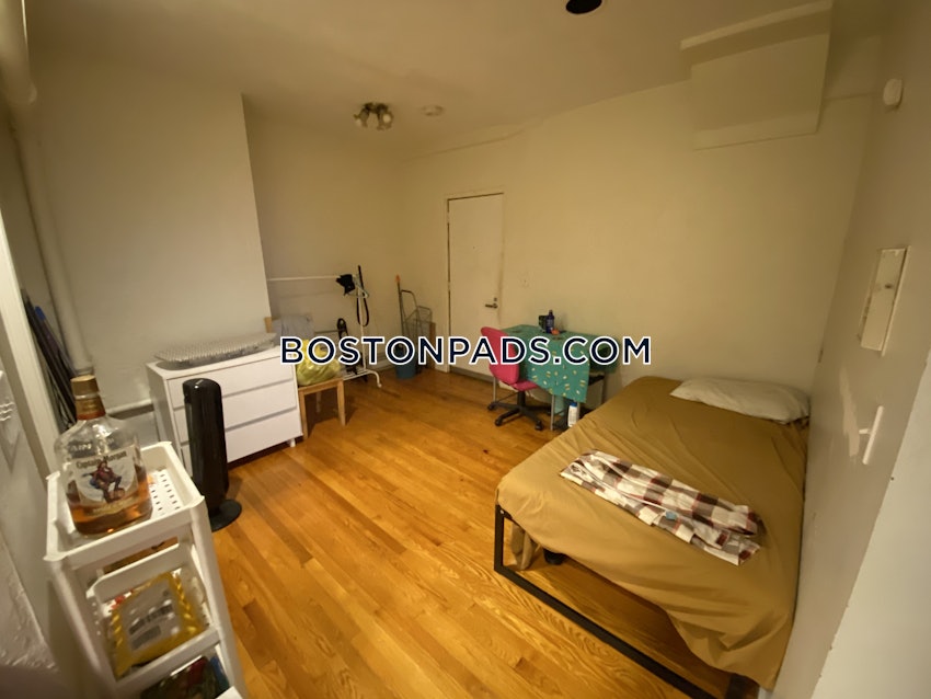 BOSTON - NORTHEASTERN/SYMPHONY - 2 Beds, 1 Bath - Image 2