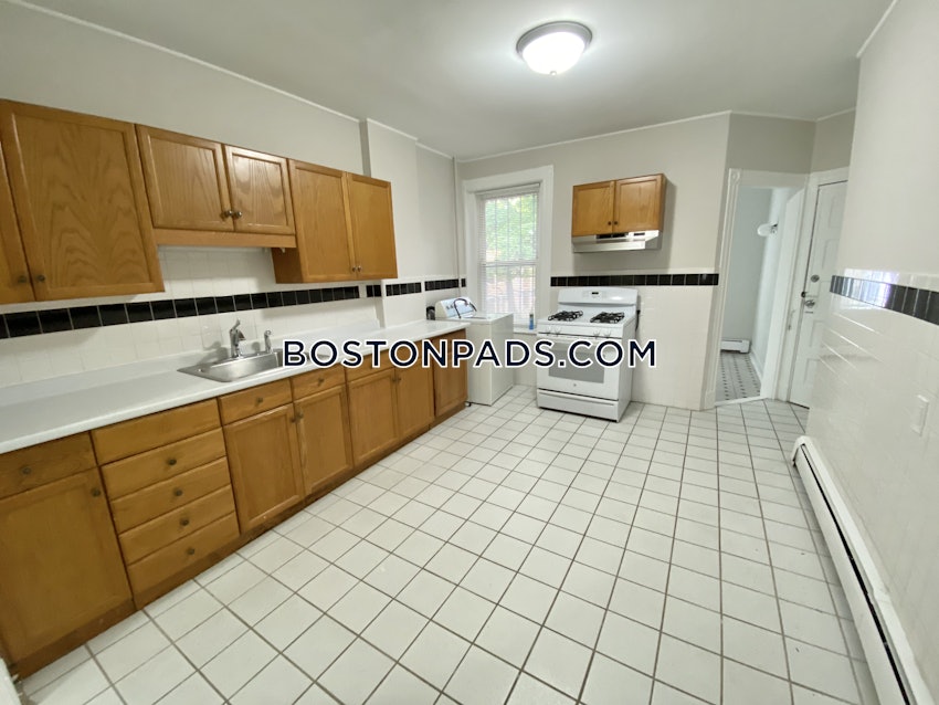 BOSTON - BRIGHTON - CLEVELAND CIRCLE - 4 Beds, 2 Baths - Image 1