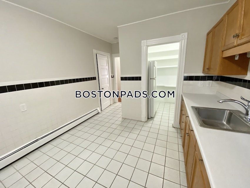 BOSTON - BRIGHTON - CLEVELAND CIRCLE - 4 Beds, 2 Baths - Image 3