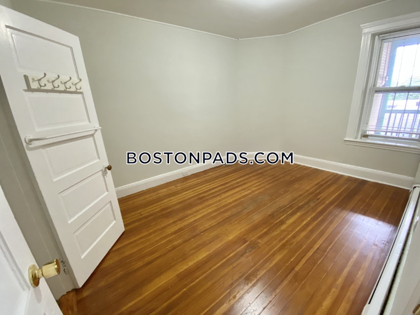 BOSTON - BRIGHTON - CLEVELAND CIRCLE - 4 Beds, 2 Baths - Image 4