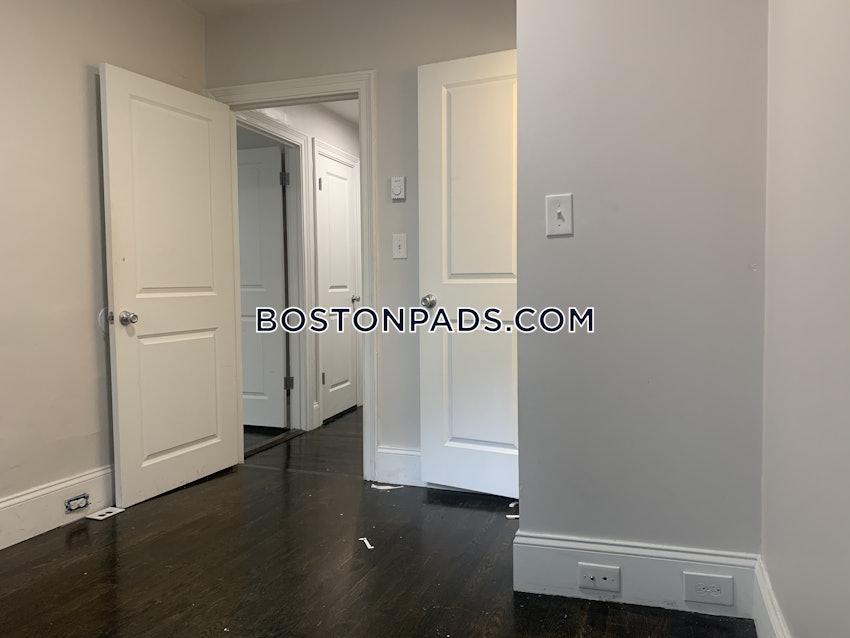 BOSTON - BACK BAY - 3 Beds, 1 Bath - Image 12