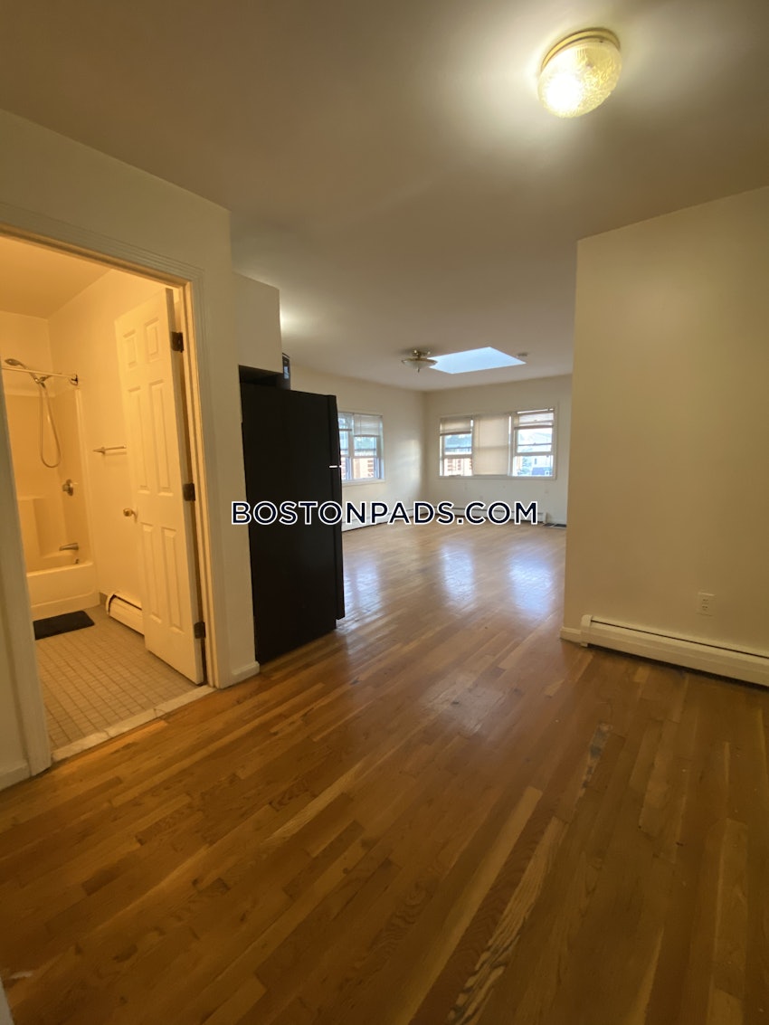 BOSTON - SOUTH BOSTON - WEST SIDE - 2 Beds, 1 Bath - Image 3