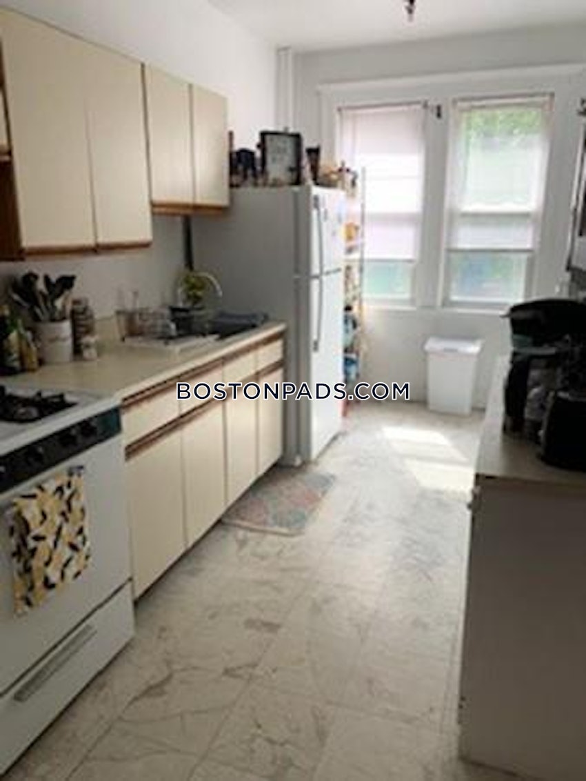 BOSTON - BRIGHTON- WASHINGTON ST./ ALLSTON ST. - 3 Beds, 1 Bath - Image 2