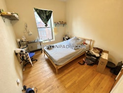 Hammond St. Roxbury Crossing