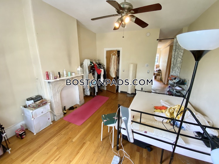 Hammond St., Roxbury Crossing