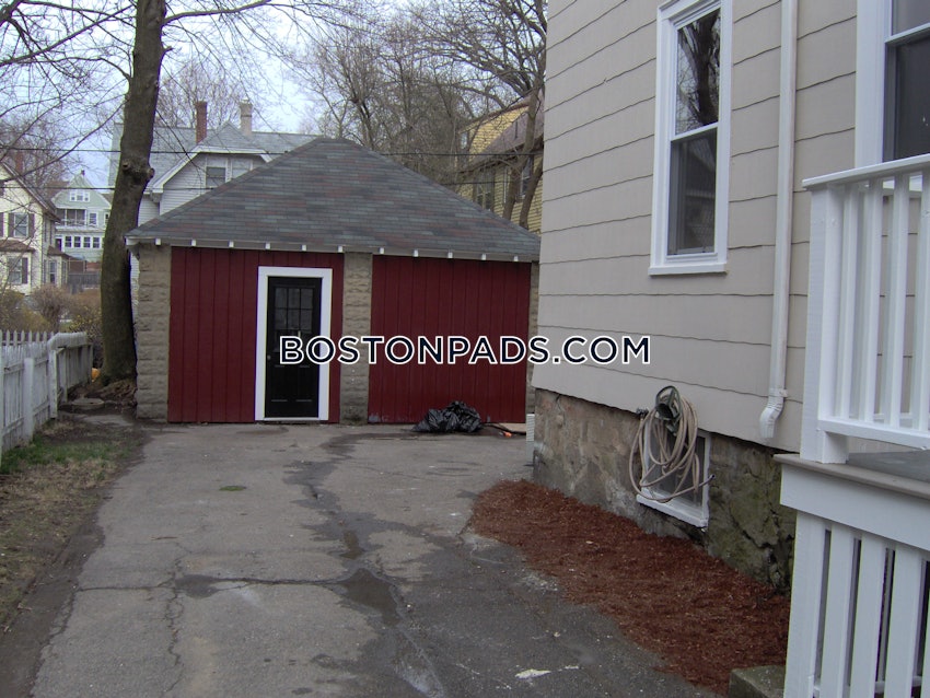 BOSTON - ROSLINDALE - 2 Beds, 1 Bath - Image 9