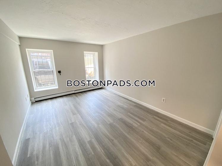 Hammond St., Roxbury Crossing