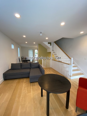 Boston - 4 Beds, 3 Baths