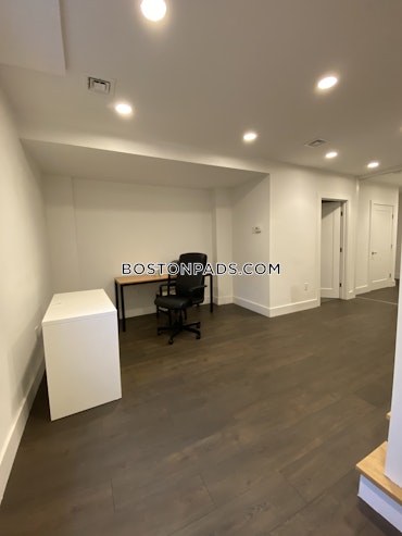 Boston - 4 Beds, 3 Baths