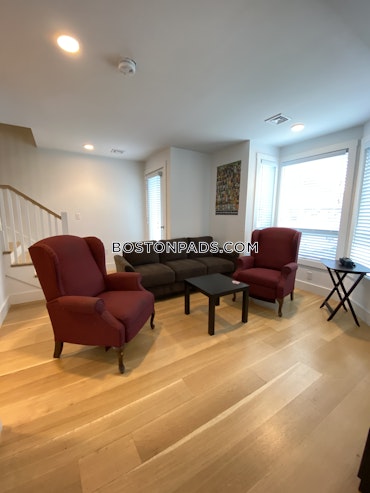 Boston - 4 Beds, 3 Baths