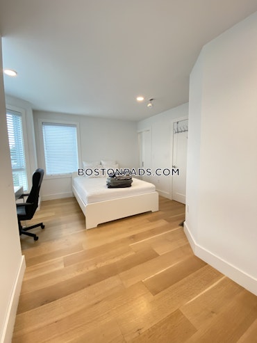 Boston - 4 Beds, 3 Baths