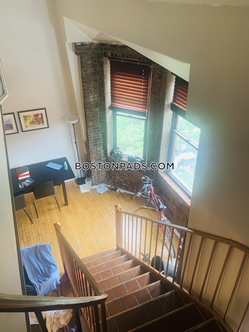 BOSTON - BACK BAY - 3 Beds, 2 Baths - Image 4