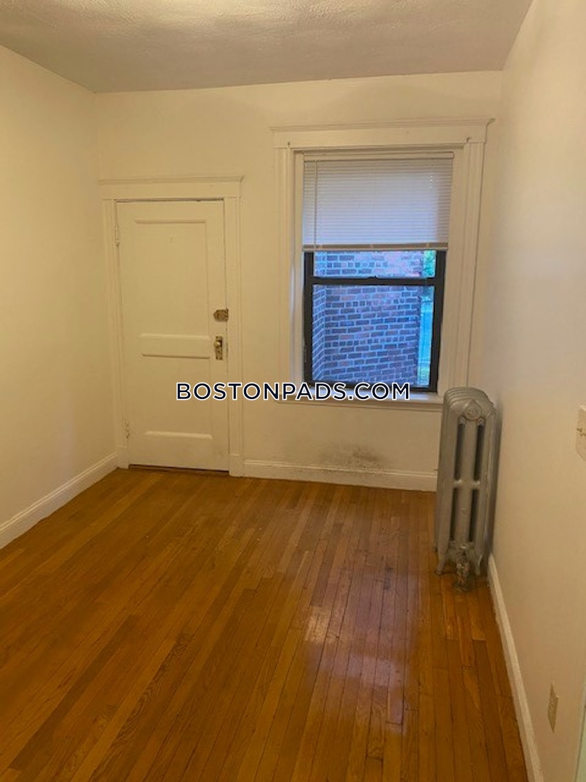 BOSTON - BRIGHTON- WASHINGTON ST./ ALLSTON ST. - 4 Beds, 2 Baths - Image 4