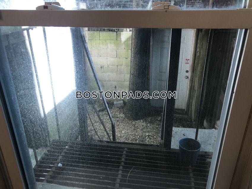 BOSTON - ALLSTON/BRIGHTON BORDER - 3 Beds, 1 Bath - Image 27