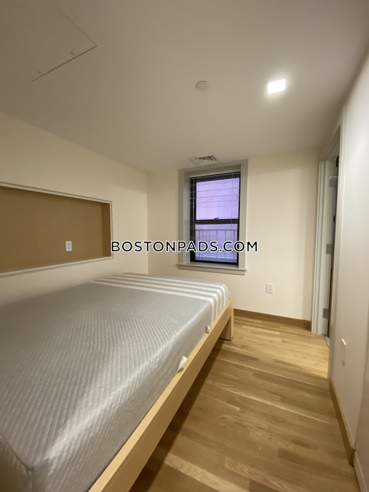 Mount Auburn St., Cambridge