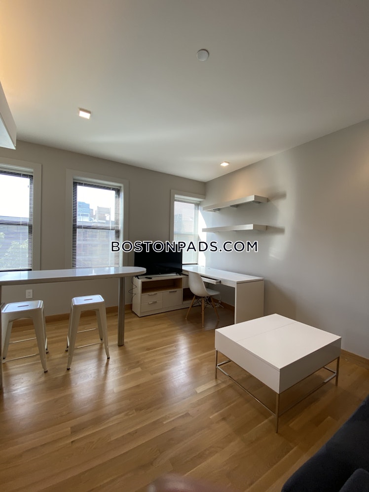 Mount Auburn St., Cambridge