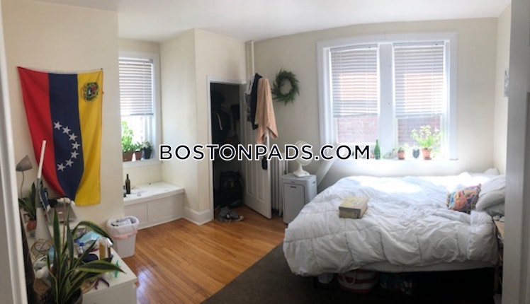 Egmont St., Brookline