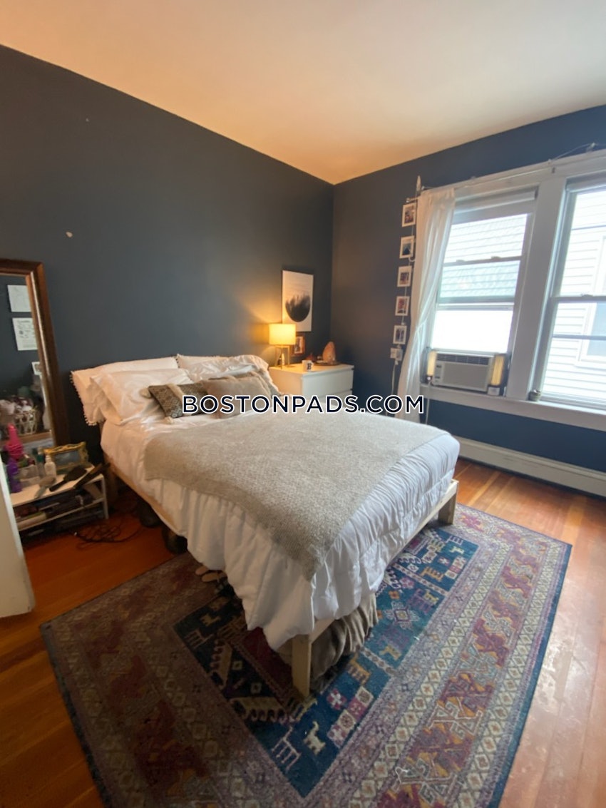 CAMBRIDGE - CENTRAL SQUARE/CAMBRIDGEPORT - 4 Beds, 1 Bath - Image 2