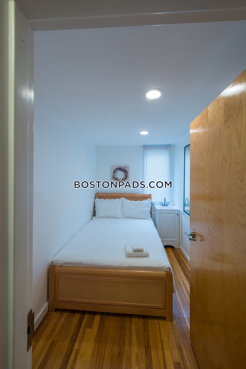 CAMBRIDGE - HARVARD SQUARE - 4 Beds, 1 Bath - Image 3