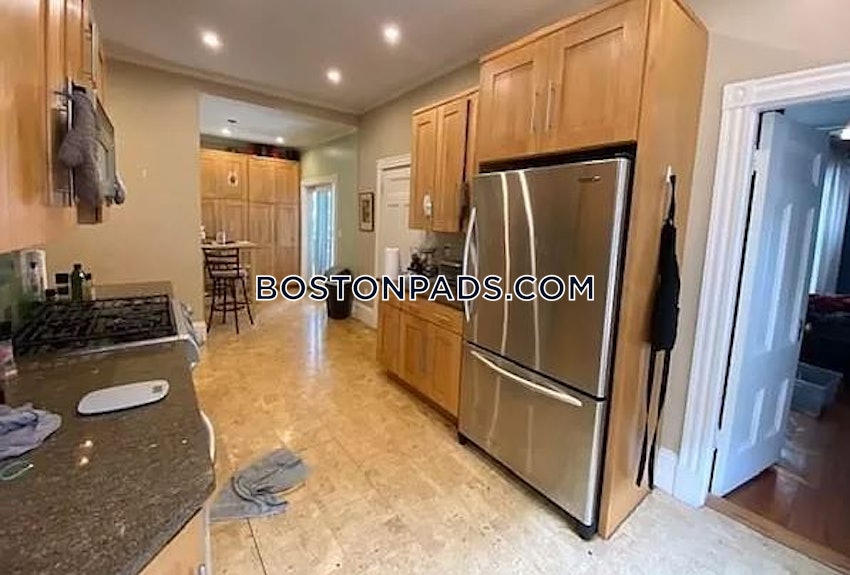 CAMBRIDGE - CENTRAL SQUARE/CAMBRIDGEPORT - 3 Beds, 1.5 Baths - Image 2