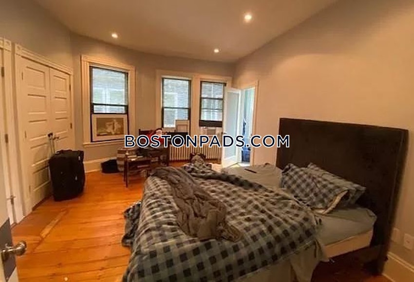 CAMBRIDGE - CENTRAL SQUARE/CAMBRIDGEPORT - 3 Beds, 1.5 Baths - Image 6