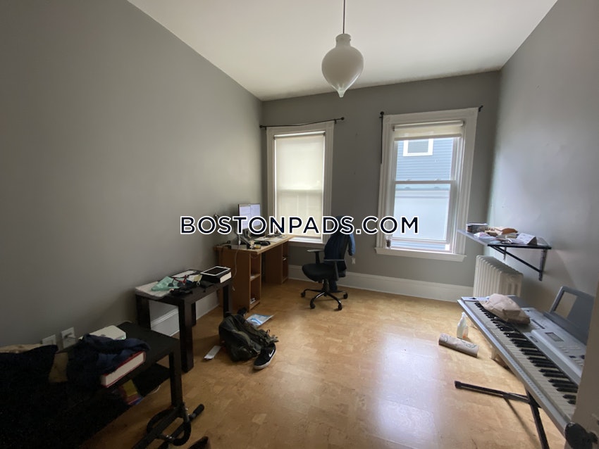 CAMBRIDGE - CENTRAL SQUARE/CAMBRIDGEPORT - 3 Beds, 1.5 Baths - Image 13