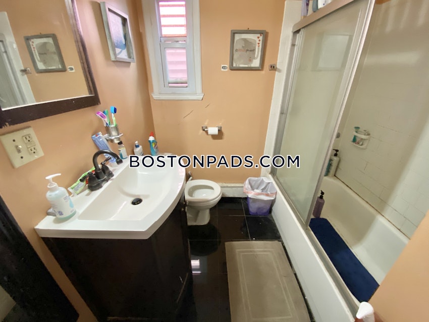 BOSTON - MISSION HILL - 3 Beds, 1 Bath - Image 60