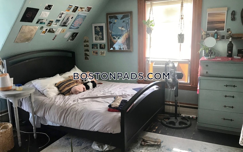 SOMERVILLE - UNION SQUARE - 4 Beds, 1 Bath - Image 4