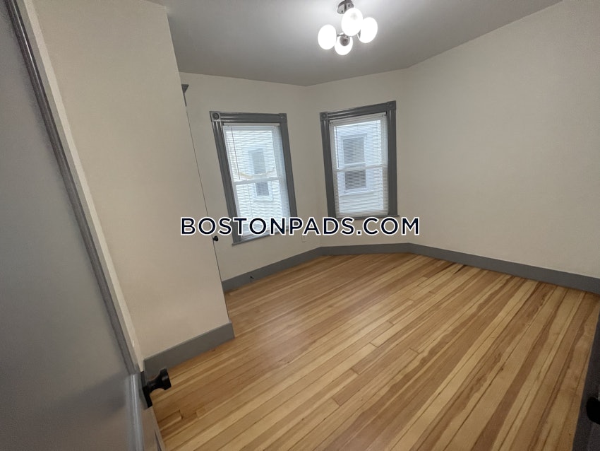 BOSTON - ALLSTON - 4 Beds, 2 Baths - Image 8