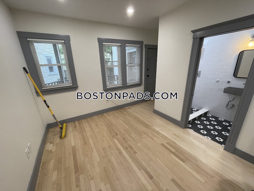 BOSTON - ALLSTON - 4 Beds, 2 Baths - Image 6