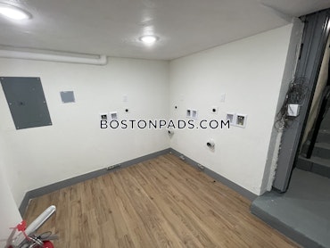 Boston - 4 Beds, 2 Baths