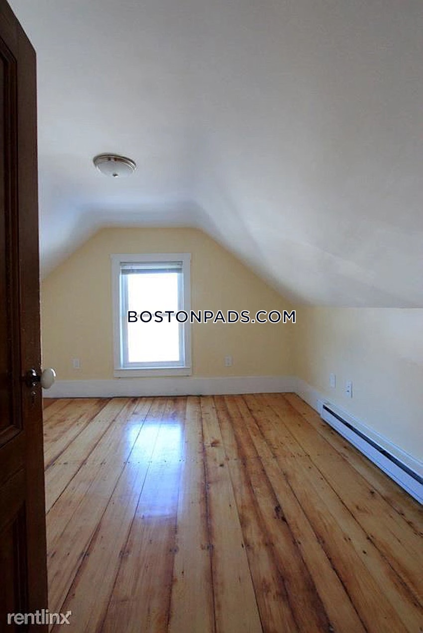 CAMBRIDGE - PORTER SQUARE - 4 Beds, 2 Baths - Image 4