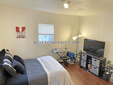 Boston - 6 Beds, 2 Baths