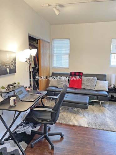 Boston - 6 Beds, 2 Baths