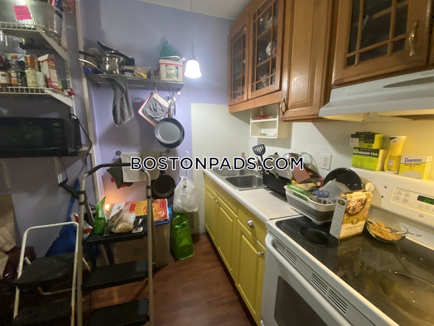 BOSTON - MISSION HILL - 4 Beds, 1 Bath - Image 4