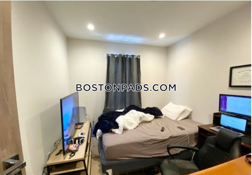 BOSTON - DORCHESTER/SOUTH BOSTON BORDER - 4 Beds, 2 Baths - Image 16