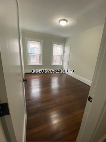 Boston - 4 Beds, 1 Baths