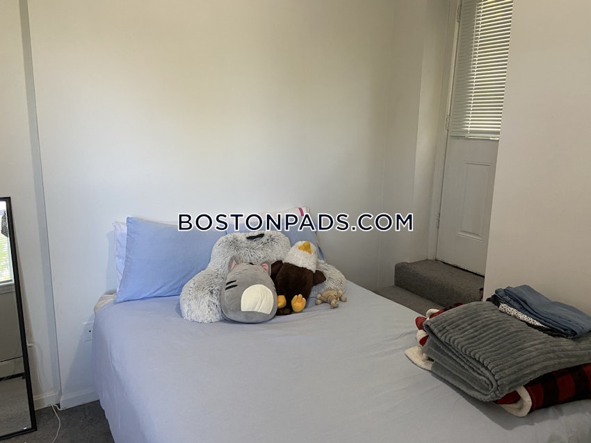 BOSTON - BRIGHTON - OAK SQUARE - 3 Beds, 1 Bath - Image 12