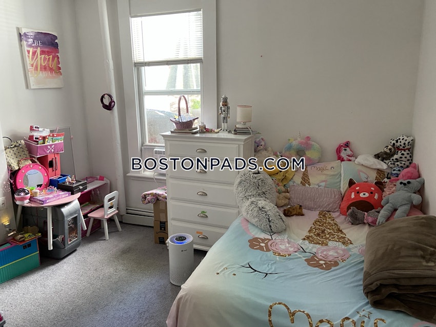 BOSTON - BRIGHTON - OAK SQUARE - 3 Beds, 1 Bath - Image 7