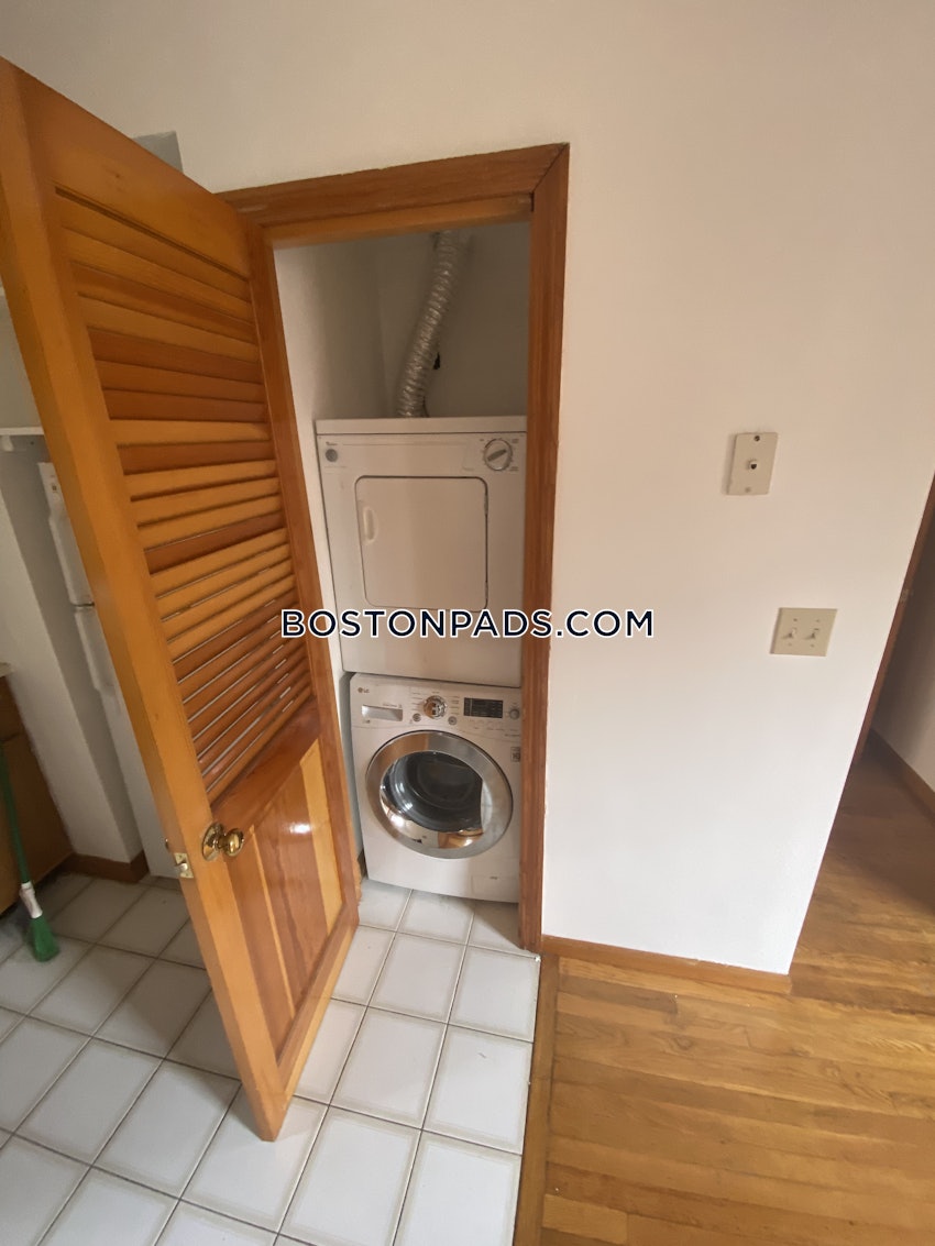 BOSTON - NORTH END - 1 Bed, 1 Bath - Image 18