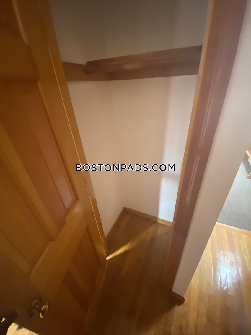 BOSTON - NORTH END - 1 Bed, 1 Bath - Image 9